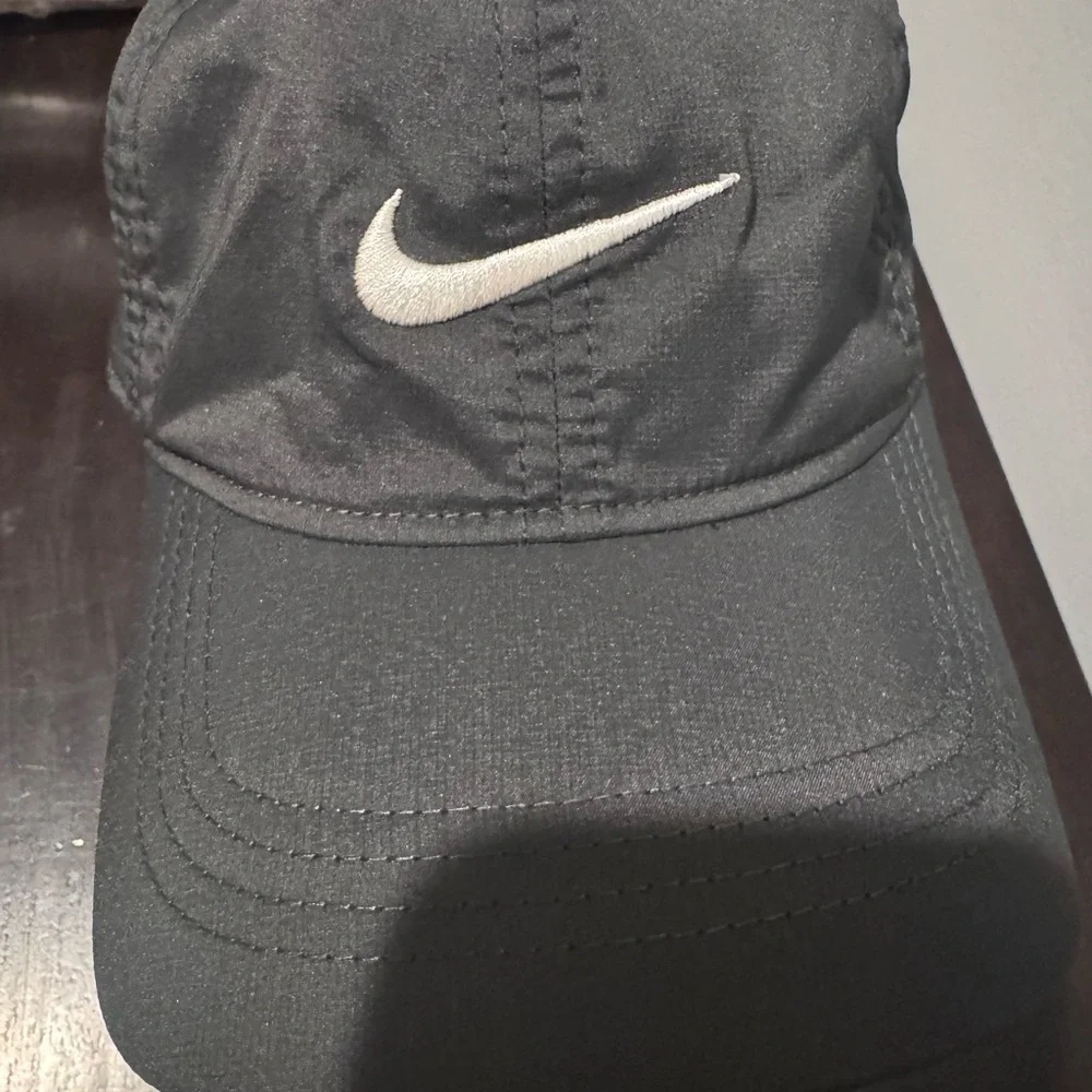 Nike Kids Black Hat with White Logo - Picture 2 of 4